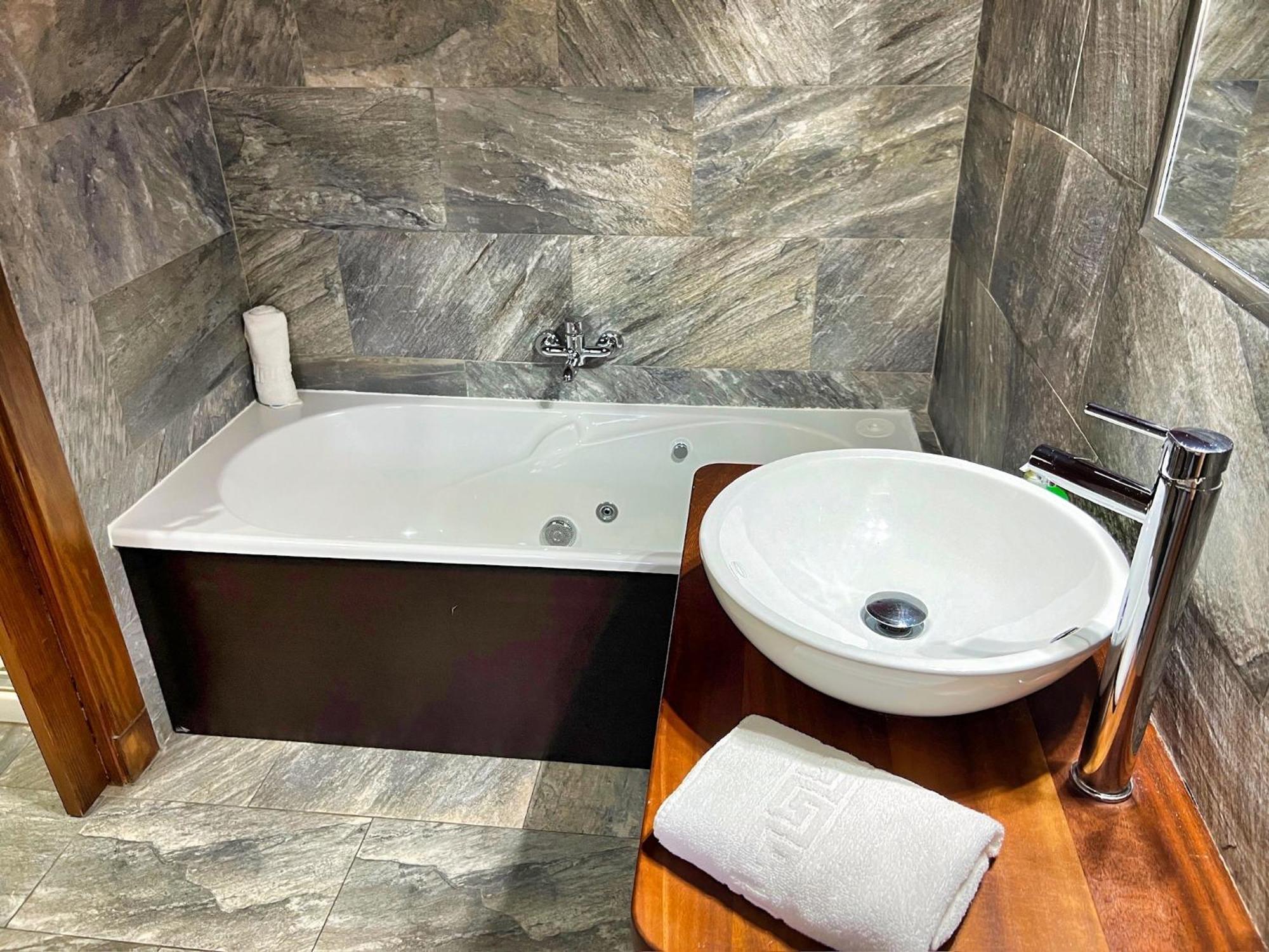 Apartamentos Spa Casco Historico De Isla - AlojateIsla Plana Eksteriør billede